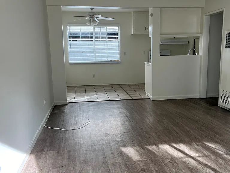 7507 Sepulveda — Photo 9