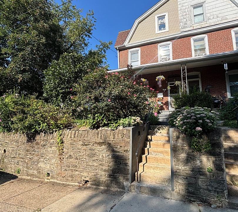 1st image of 415 Valley Rd