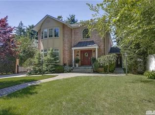 258 New Hyde Park Rd, New Hyde Park, NY 11040