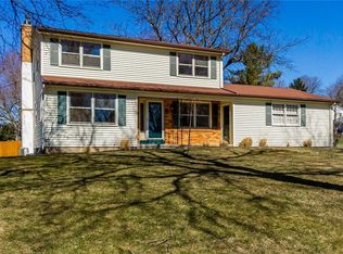 12 Larkspur Ln, Fairport, NY 14450