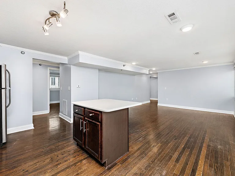 4544 Summit St — Photo 103