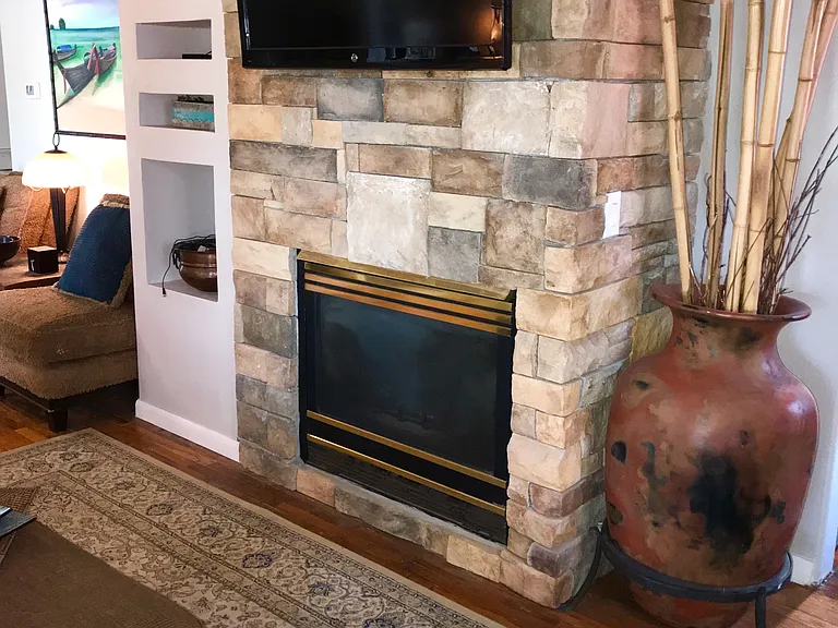 1159 Gunnison Ave — Photo 7