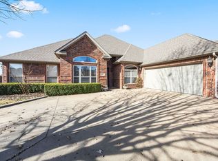 531 N Tournament Dr, Fayetteville, AR 72704