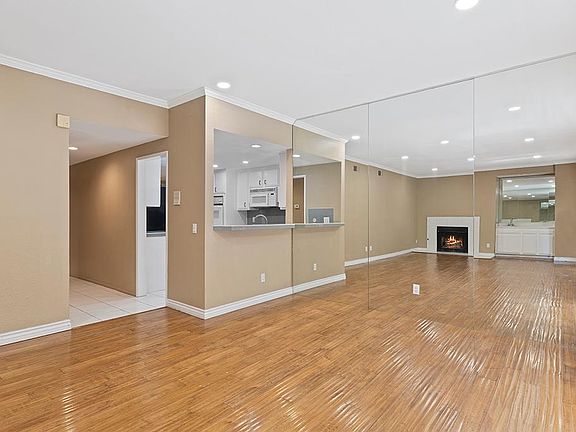 4th image of 4319 Dixie Canyon Ave APT 4