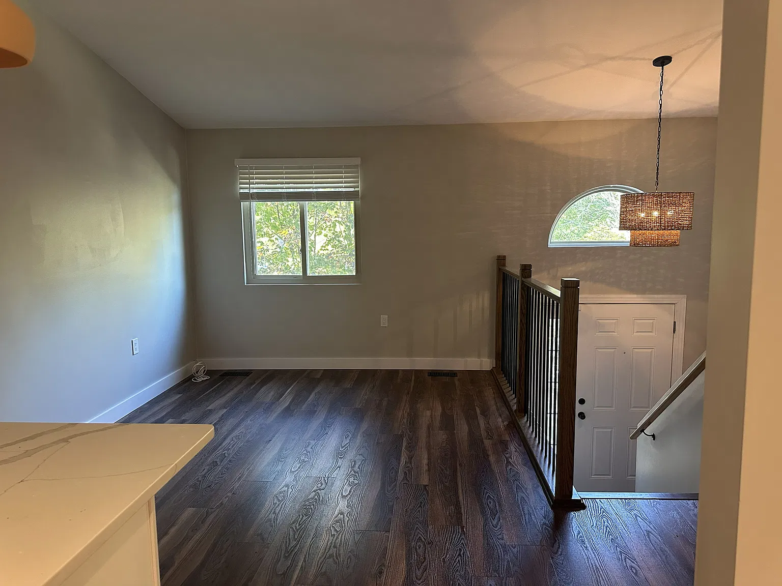 3 bed, 1200 sqft, $2,700 — Photo 3
