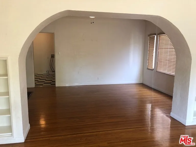 1451 S Fairfax Ave — Photo 13