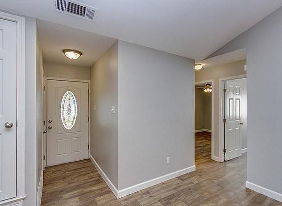 5th image of 909 Acorn Oaks Dr