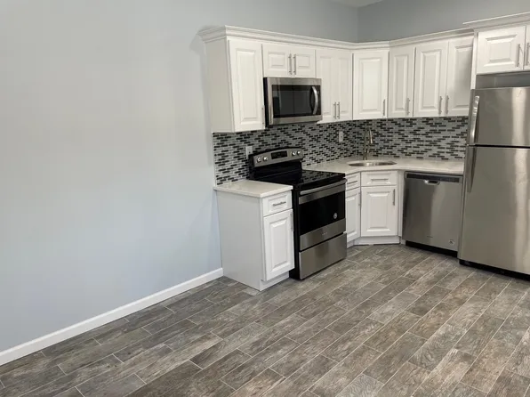 (undisclosed Address), Huntington, NY 11743