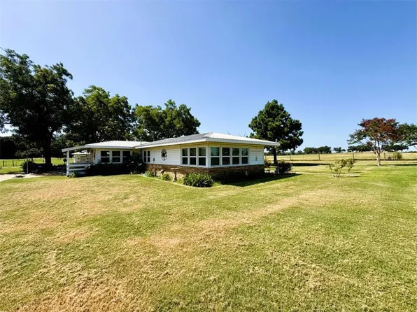 9596 W Us Highway 79, Hearne, TX 77859