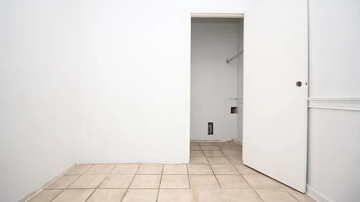 Rented by Nooklyn NYC LLC | media 40