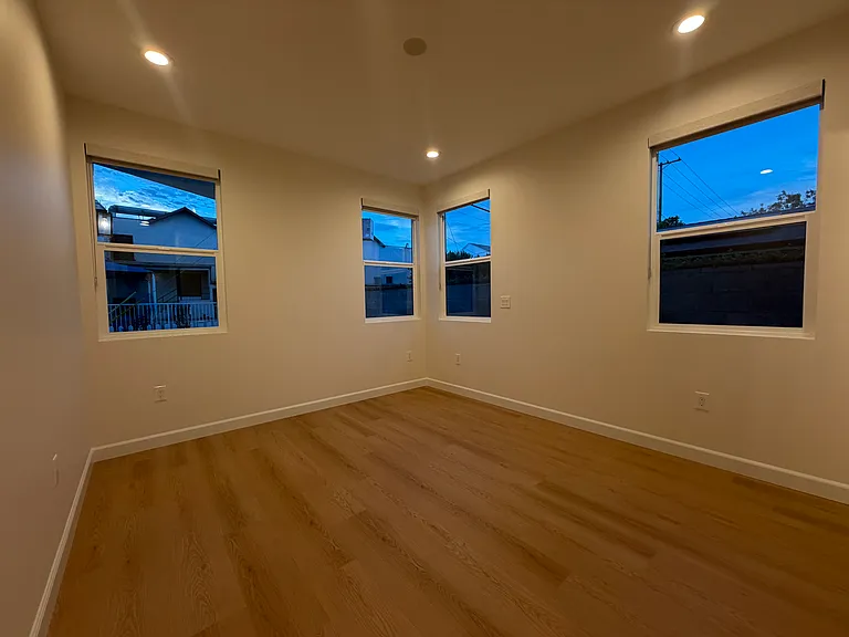 1140 N Buena Vista St #1142 — Photo 12