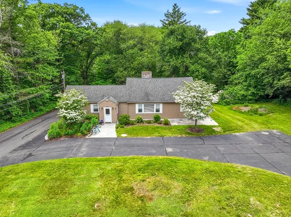 90 Glenview St, Upton, MA 01568