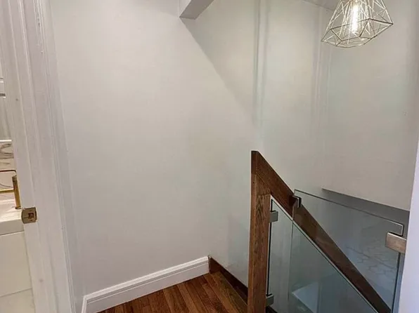 396 Bond Street image 6 of 14