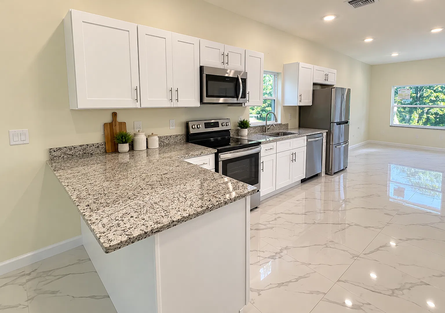 New 3 Bedroom/ 2 Bathroom- Pet Friendly — Photo 4