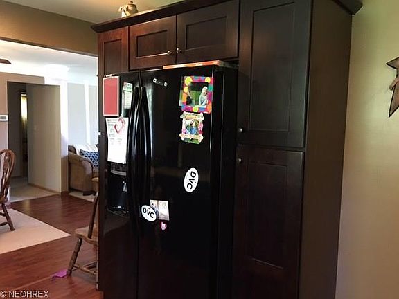 3rd image of 7610 Pleasant View Dr
