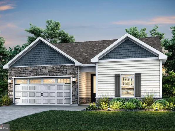 26 Brompton St, Falling Waters, WV 25419