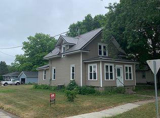 703 3rd St SW, Waverly, IA 50677