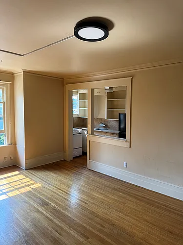 428 S Hemlock St #D Photo 1