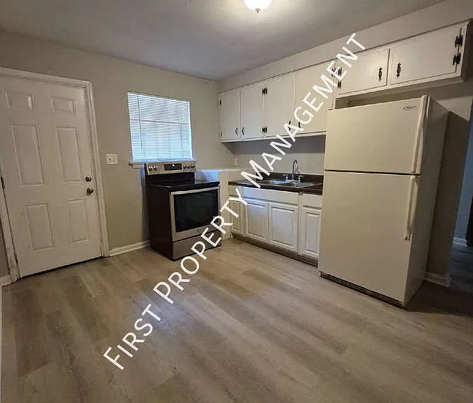 1020 Mission Ave — Photo 7