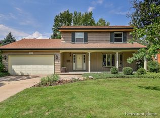 817 Maple Ln, Batavia, IL 60510