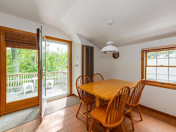 5th image of 1570 Bray Ave