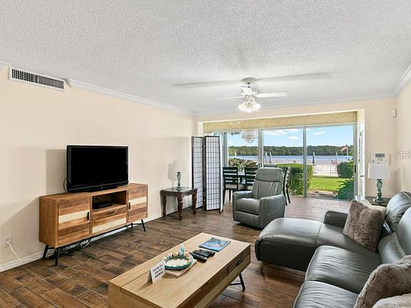 3rd image of 605 Sutton Pl APT 102