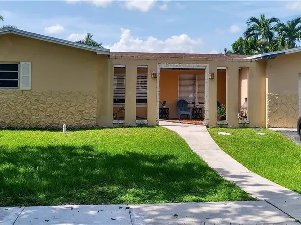 9640 NW 4th Street, Pembroke Pines, FL 33024