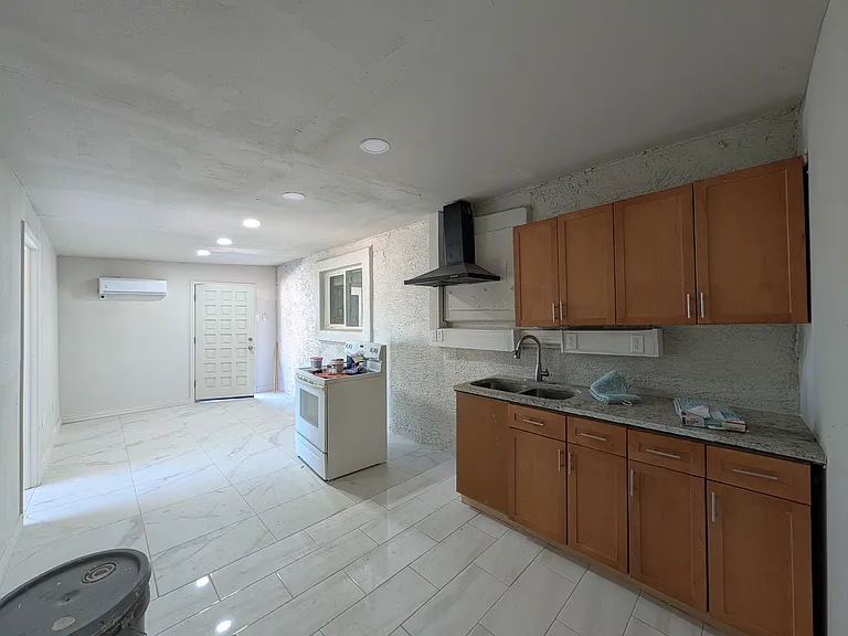 13208 W Tuckey Ln — Photo 70