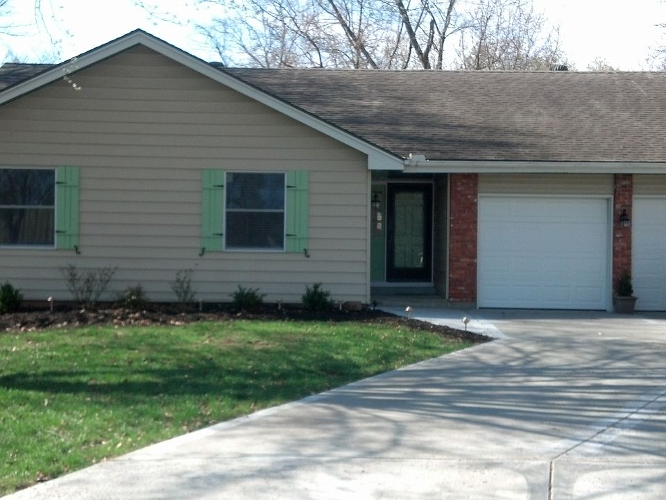 1st image of 1317 NE 74th St