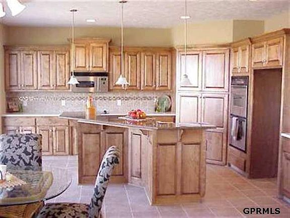 4th image of 1404 Clearwater Cres