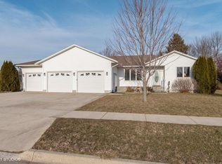 617 Arthur Dr, Roland, IA 50236