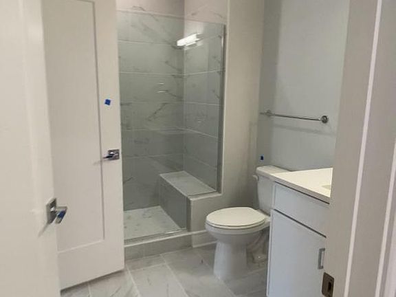 4th image of 635 Slaters Ln