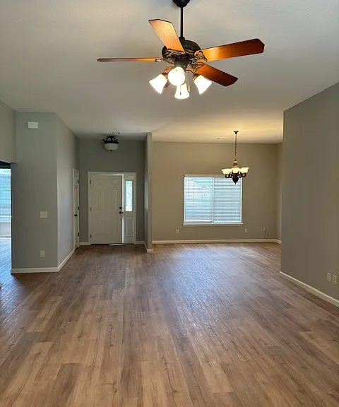 1109 N Wren Dr — Photo 3