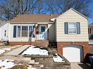 1649 Northwest Dr, Des Moines, IA 50310