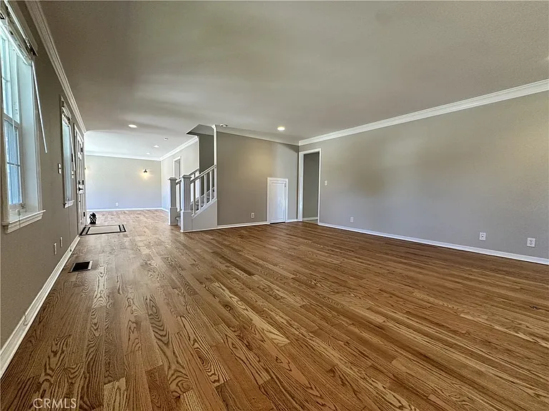 604 Village Ct — Photo 12