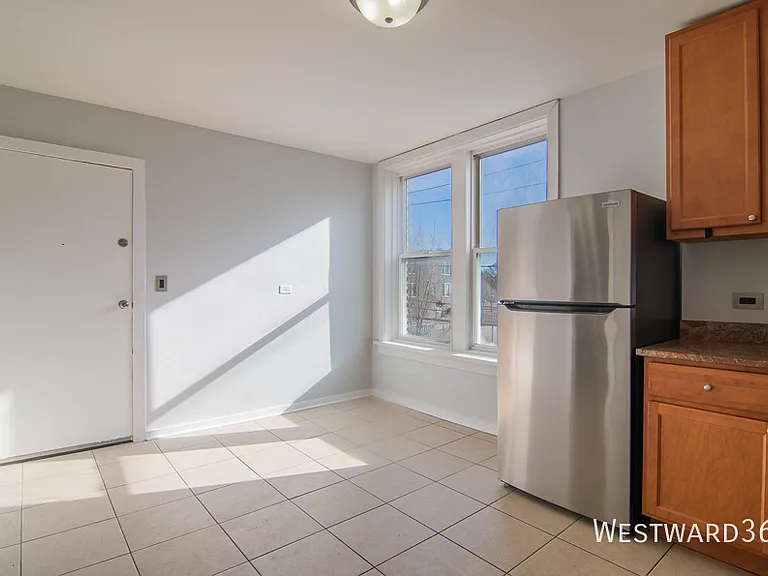 1141 S Francisco Ave #3F — Photo 6