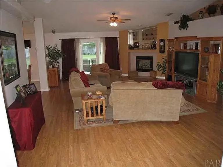 7570 Woodmont St — Photo 5
