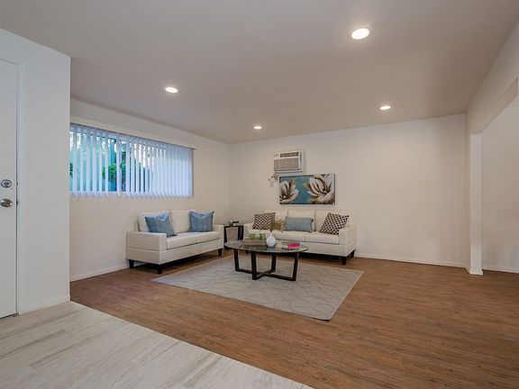 3rd image of 7954 Mission Center Ct