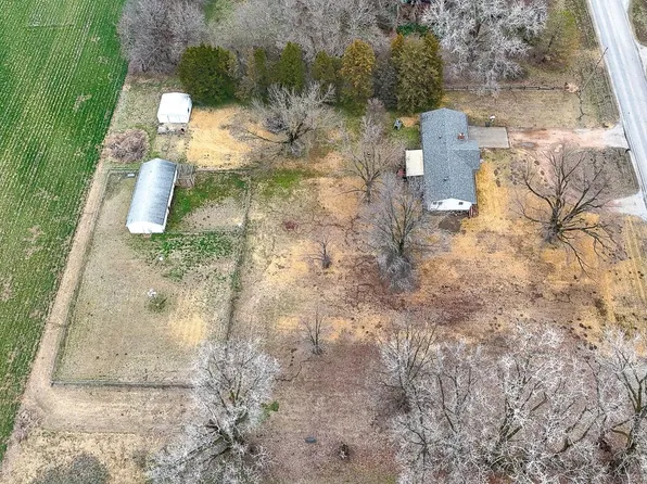 1155 N Oliver Rd, Belle Plaine, KS 67013