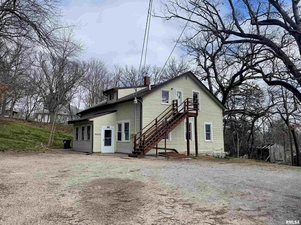 3030 Indian Rd, Davenport, IA 52802