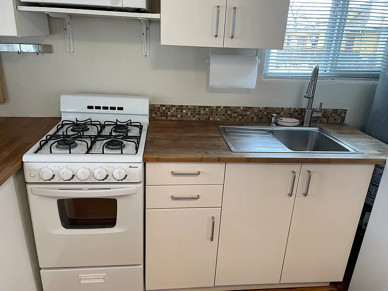 624 Knox Ct #4 — Photo 9