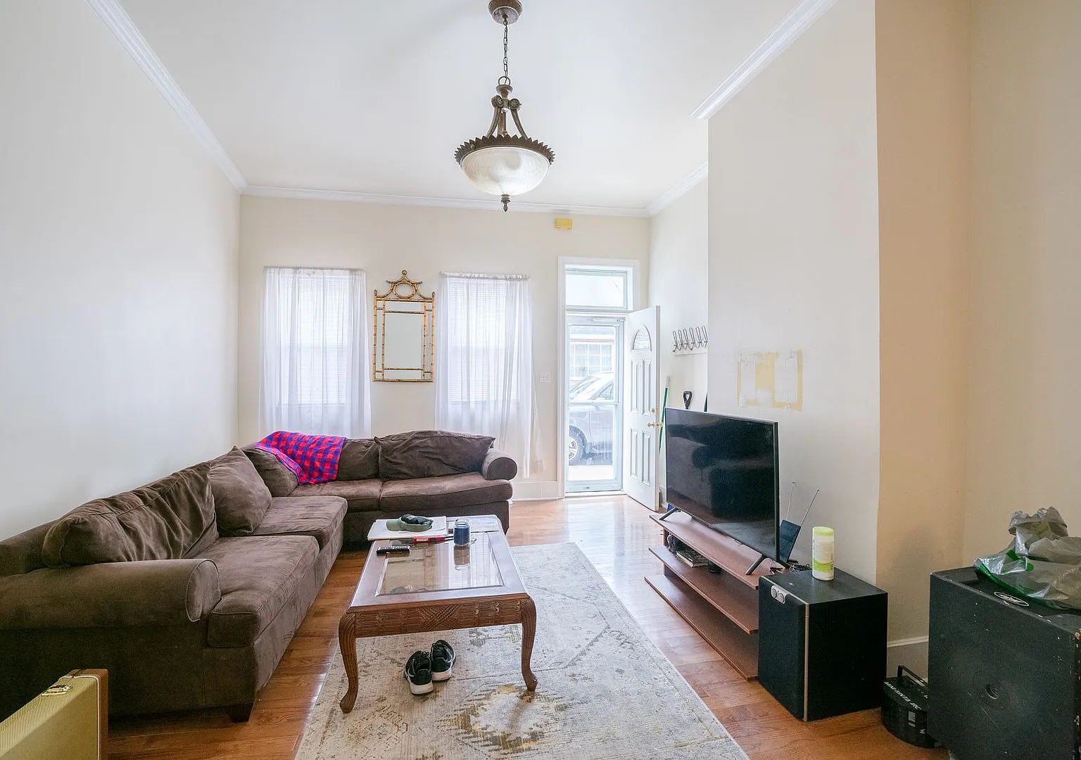 Three Bed Pennsport Apartment — Photo 3