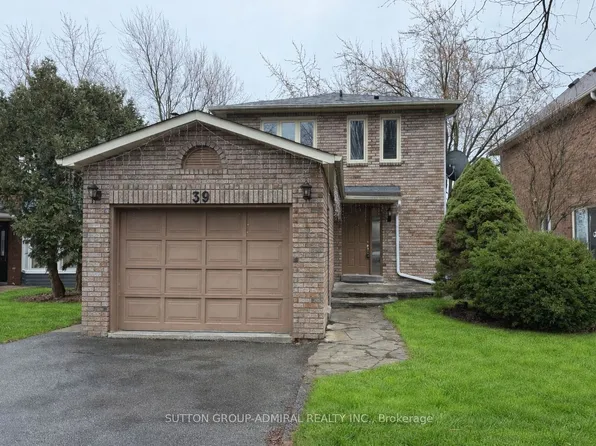 39 April Gdns, Aurora, ON L4G 4R7