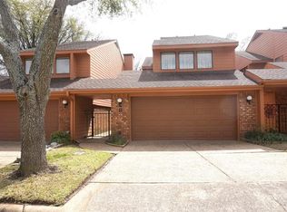 8 Village Green Ct, Denison, TX 75020