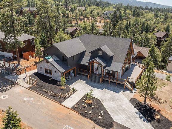 3rd image of 1681 Tuolumne Rd