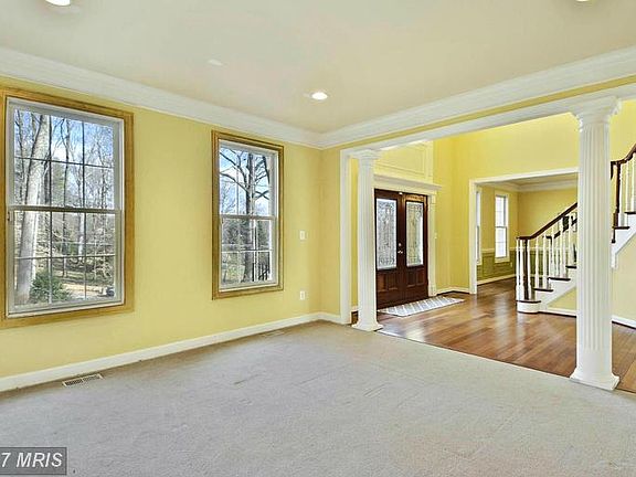 4th image of 4705 Montgomery St