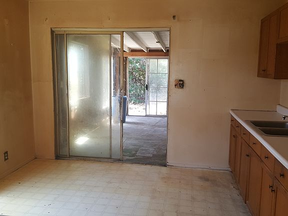 3rd image of 1407 San Simeon St