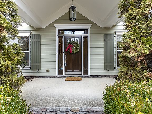 2nd image of 341 Rosebud Cir S