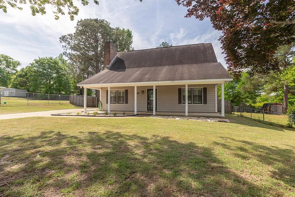 215 Lee Road 997 photo 1