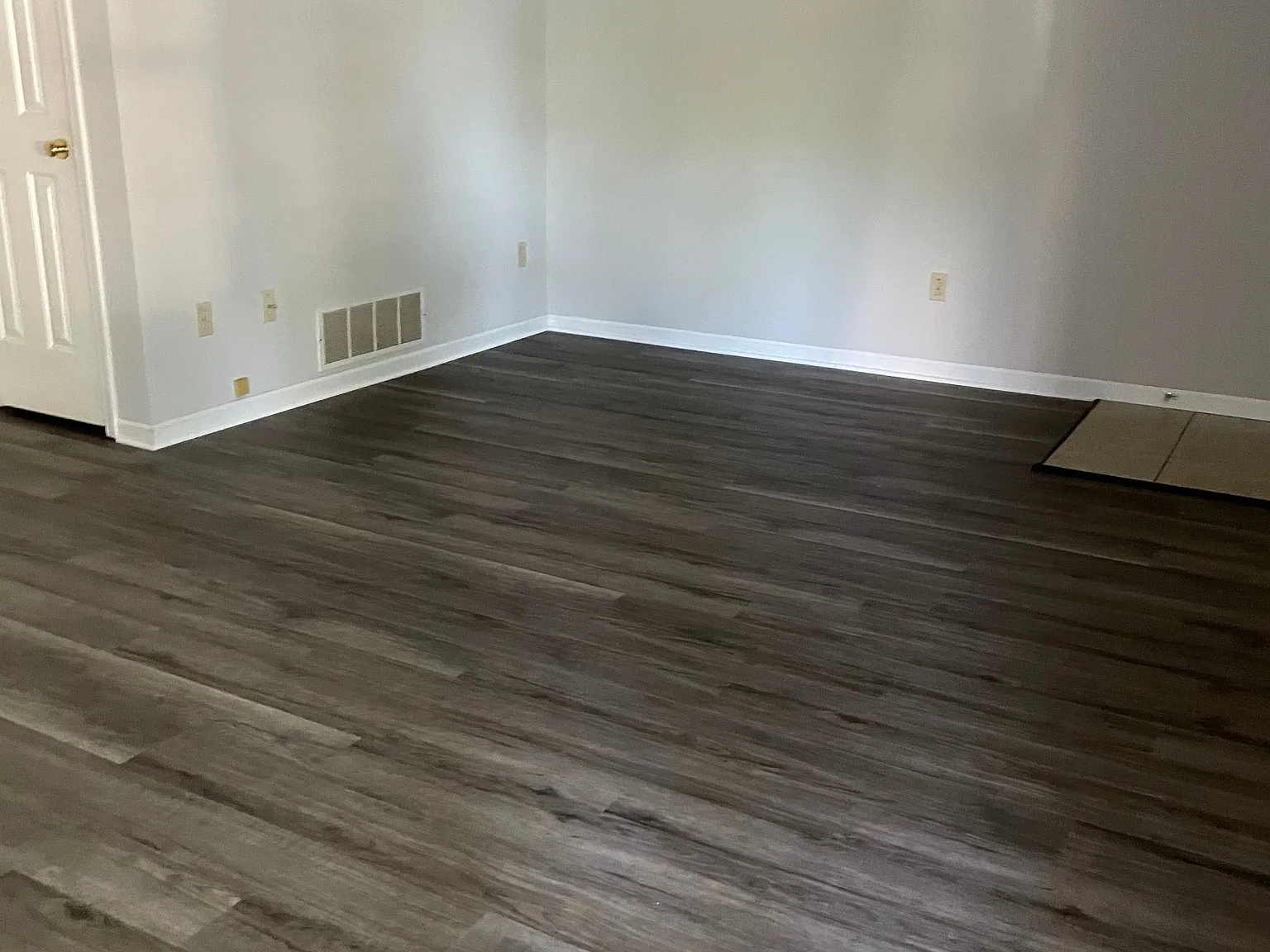 3 bed, 1.5 bath, 1200 sqft, $1,250 — Photo 2